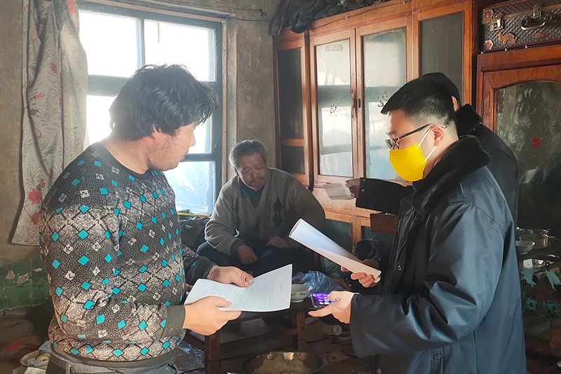 林场对居民进行排查走访2.jpg