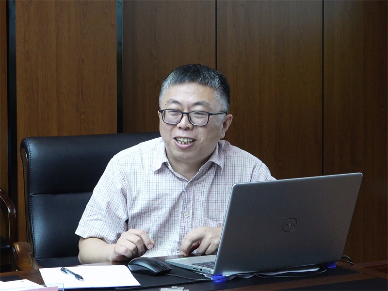 贾炜玮 拷贝.jpg